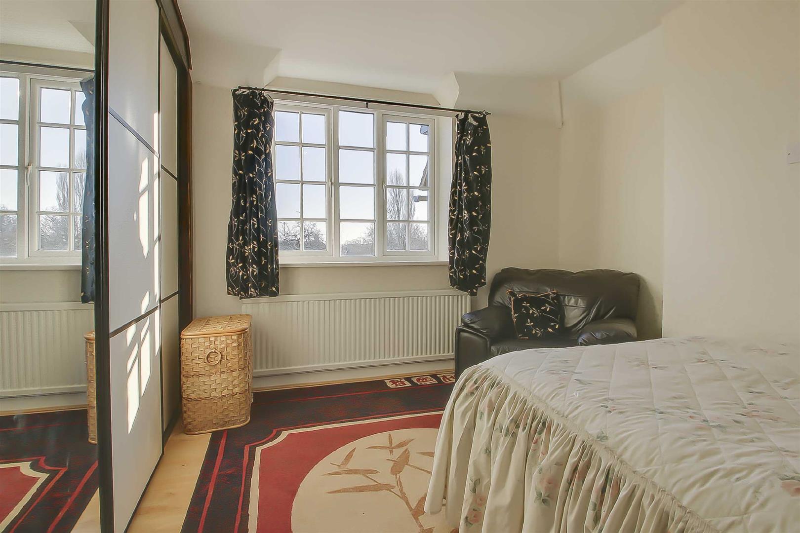 Yardley Road, Cosgrove, Milton Keynes